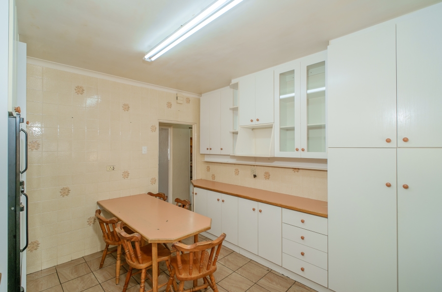 5 Bedroom Property for Sale in Kommetjie Western Cape